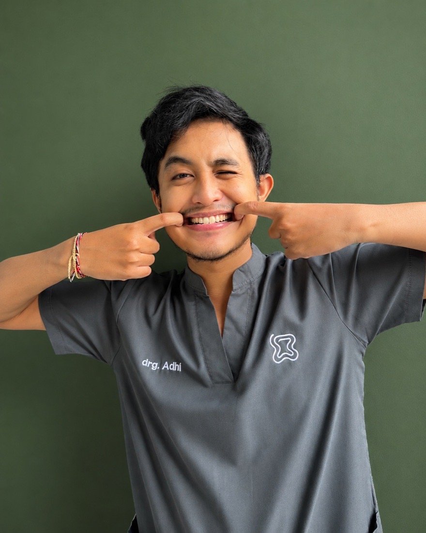 drg. Putu Gde Adhi Paramanandana at FLOSS Dental Studio